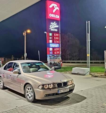 Бежевий БМВ 5 Серія, об'ємом двигуна 2.93 л та пробігом 257 тис. км за 11000 $, фото 1 на Automoto.ua