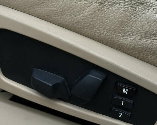 Бежевий БМВ 5 Серія, об'ємом двигуна 3 л та пробігом 174 тис. км за 8400 $, фото 25 на Automoto.ua