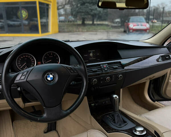 Бежевий БМВ 5 Серія, об'ємом двигуна 3 л та пробігом 174 тис. км за 8400 $, фото 22 на Automoto.ua