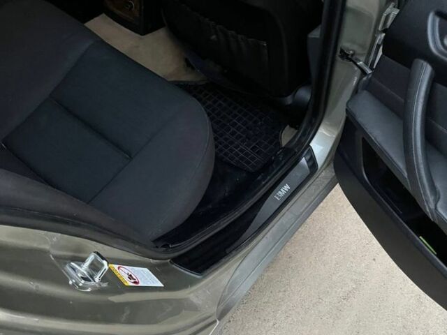 Бежевый БМВ 5 Серия, объемом двигателя 3 л и пробегом 250 тыс. км за 4000 $, фото 3 на Automoto.ua