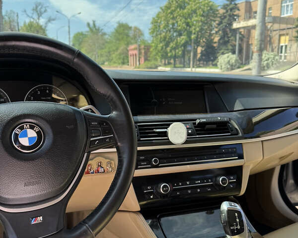 Бежевый БМВ 5 Серия, объемом двигателя 3 л и пробегом 288 тыс. км за 12700 $, фото 11 на Automoto.ua