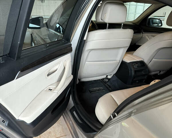 Бежевый БМВ 5 Серия, объемом двигателя 2.98 л и пробегом 249 тыс. км за 12500 $, фото 4 на Automoto.ua