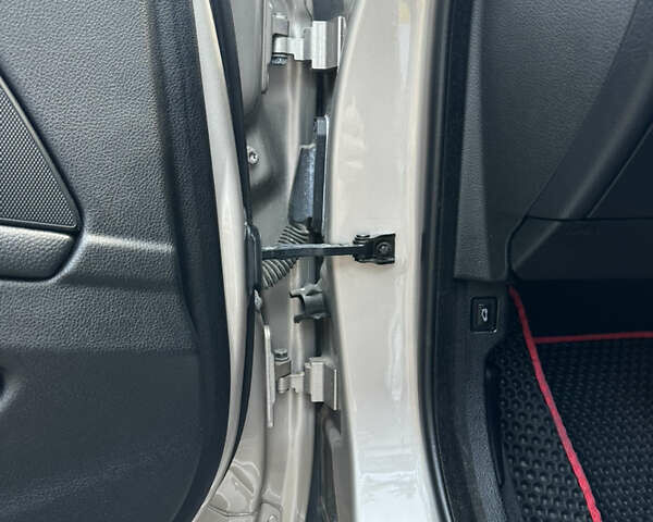 Бежевый БМВ 5 Серия, объемом двигателя 2 л и пробегом 183 тыс. км за 14999 $, фото 23 на Automoto.ua