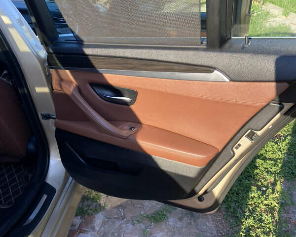 Бежевый БМВ 5 Серия, объемом двигателя 2.98 л и пробегом 275 тыс. км за 20000 $, фото 15 на Automoto.ua