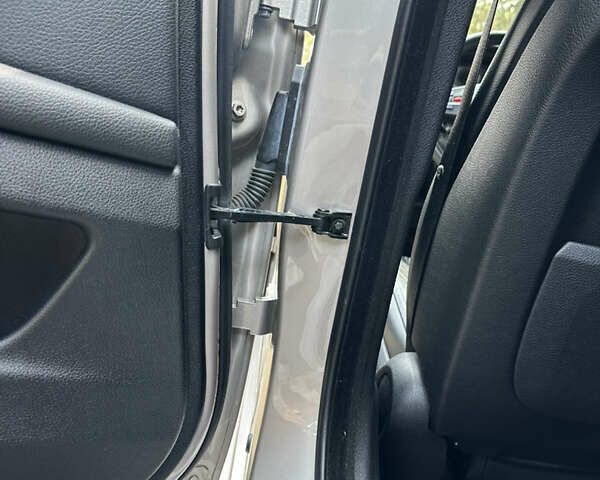 Бежевый БМВ 5 Серия, объемом двигателя 2 л и пробегом 183 тыс. км за 14999 $, фото 22 на Automoto.ua