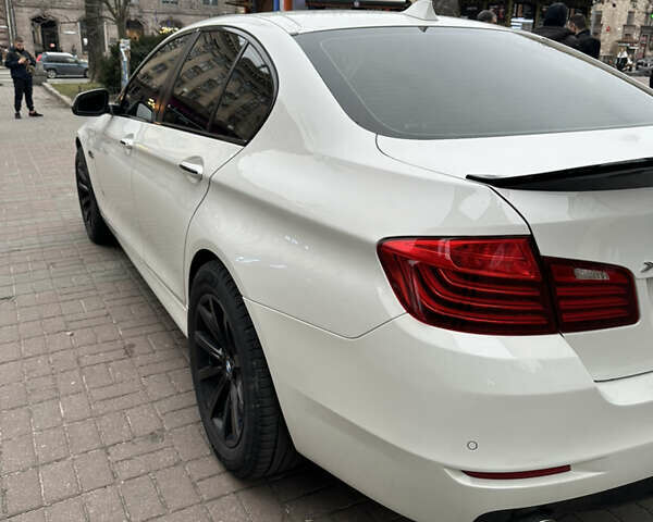 Бежевий БМВ 5 Серія, об'ємом двигуна 3 л та пробігом 212 тис. км за 15000 $, фото 2 на Automoto.ua