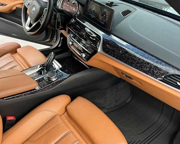 Бежевий БМВ 5 Серія, об'ємом двигуна 3 л та пробігом 108 тис. км за 34999 $, фото 8 на Automoto.ua