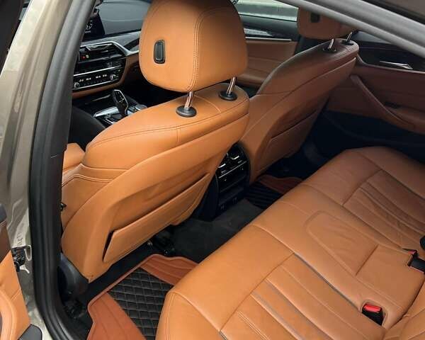 Бежевий БМВ 5 Серія, об'ємом двигуна 3 л та пробігом 108 тис. км за 34999 $, фото 13 на Automoto.ua