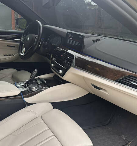 БМВ 5 Серия 2018 в Киеве на Automoto.ua Бежевый БМВ 5 Серия, объемом двигателя 2 л и пробегом 134 тыс. км за 35000 $, фото 35 на Automoto.ua