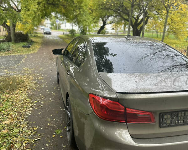 БМВ 5 Серия 2018 в Киеве на Automoto.ua Бежевый БМВ 5 Серия, объемом двигателя 2 л и пробегом 134 тыс. км за 35000 $, фото 6 на Automoto.ua