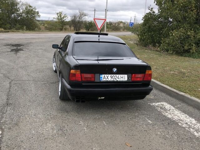Чорний БМВ 5 Серія, об'ємом двигуна 3 л та пробігом 340 тис. км за 2100 $, фото 3 на Automoto.ua
