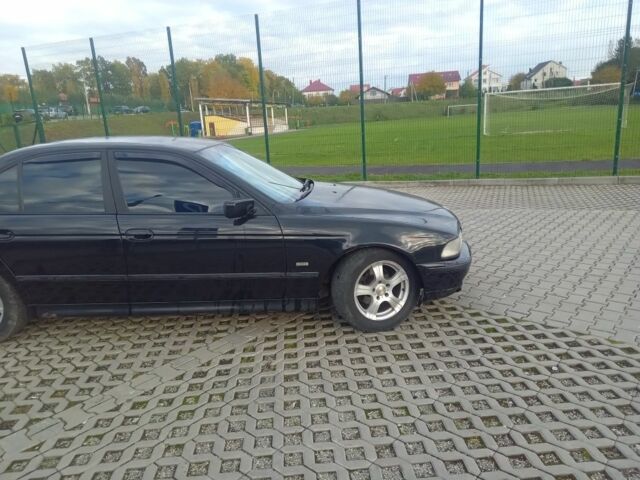 Черный БМВ 5 Серия, объемом двигателя 0 л и пробегом 345 тыс. км за 2800 $, фото 4 на Automoto.ua