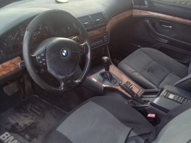 Черный БМВ 5 Серия, объемом двигателя 0 л и пробегом 345 тыс. км за 2800 $, фото 6 на Automoto.ua