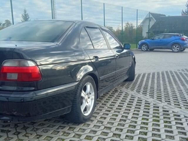 Черный БМВ 5 Серия, объемом двигателя 0 л и пробегом 345 тыс. км за 2800 $, фото 5 на Automoto.ua