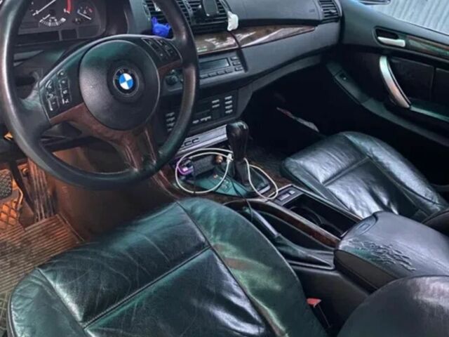 Черный БМВ 5 Серия, объемом двигателя 3 л и пробегом 435 тыс. км за 4700 $, фото 3 на Automoto.ua