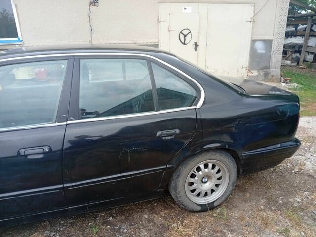 Чорний БМВ 5 Серія, об'ємом двигуна 2 л та пробігом 400 тис. км за 3000 $, фото 4 на Automoto.ua