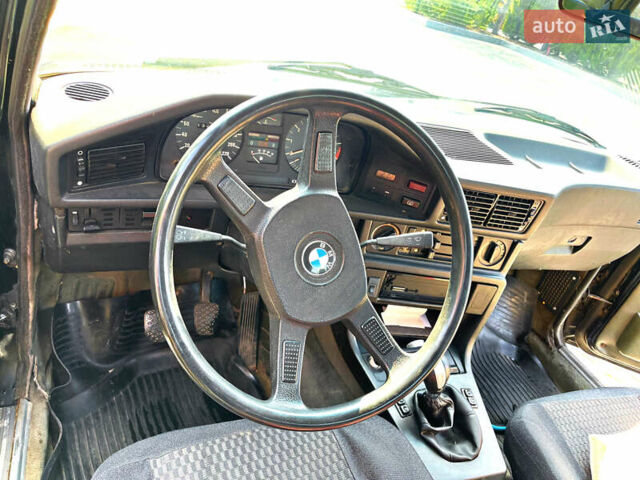 Черный БМВ 5 Серия, объемом двигателя 2 л и пробегом 133 тыс. км за 1690 $, фото 6 на Automoto.ua