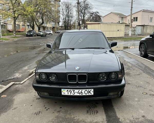 Чорний БМВ 5 Серія, об'ємом двигуна 0 л та пробігом 305 тис. км за 10000 $, фото 1 на Automoto.ua
