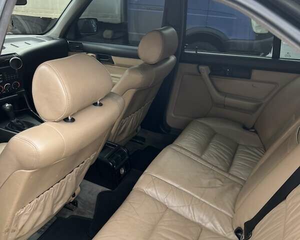 Чорний БМВ 5 Серія, об'ємом двигуна 0 л та пробігом 305 тис. км за 10000 $, фото 8 на Automoto.ua