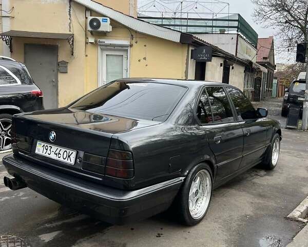 Чорний БМВ 5 Серія, об'ємом двигуна 0 л та пробігом 305 тис. км за 10000 $, фото 3 на Automoto.ua