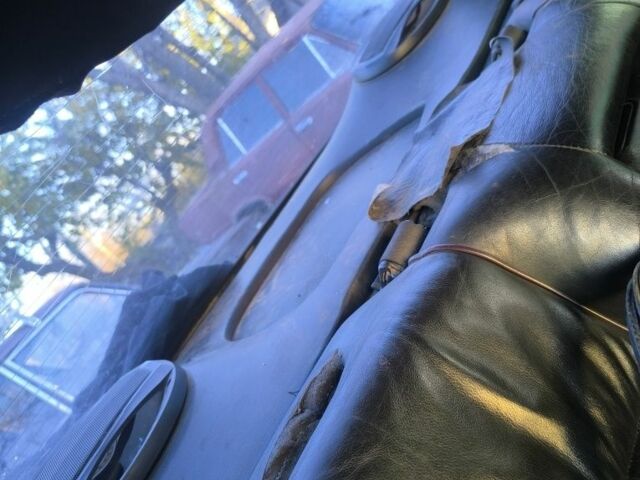 Черный БМВ 5 Серия, объемом двигателя 2.4 л и пробегом 334 тыс. км за 800 $, фото 5 на Automoto.ua