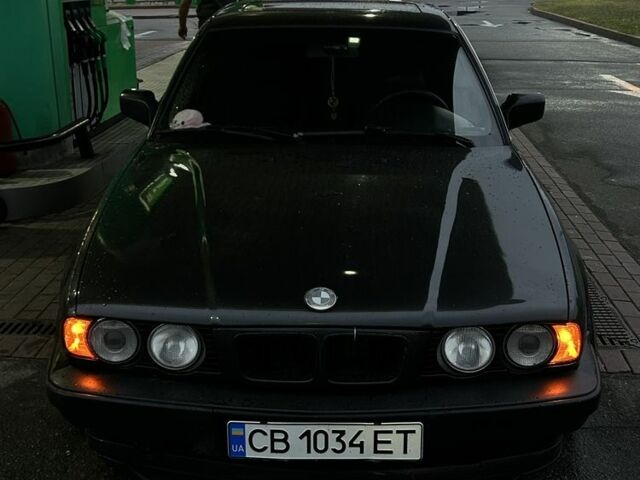 Черный БМВ 5 Серия, объемом двигателя 2 л и пробегом 400 тыс. км за 2600 $, фото 1 на Automoto.ua