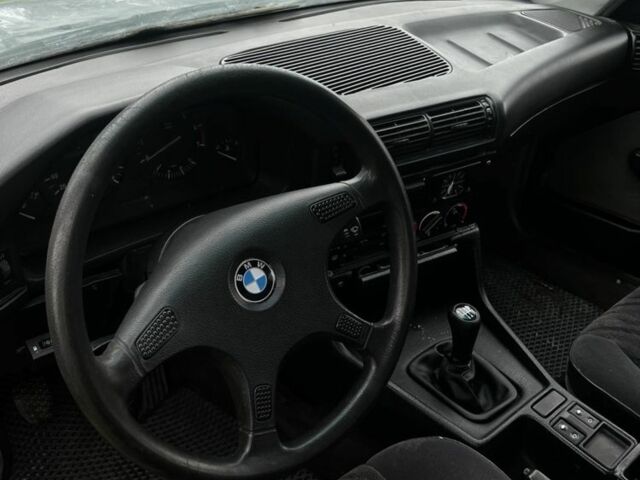 Черный БМВ 5 Серия, объемом двигателя 2 л и пробегом 100 тыс. км за 1500 $, фото 2 на Automoto.ua