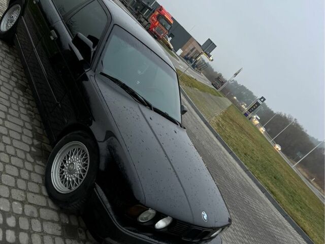 Черный БМВ 5 Серия, объемом двигателя 2.5 л и пробегом 300 тыс. км за 3100 $, фото 2 на Automoto.ua