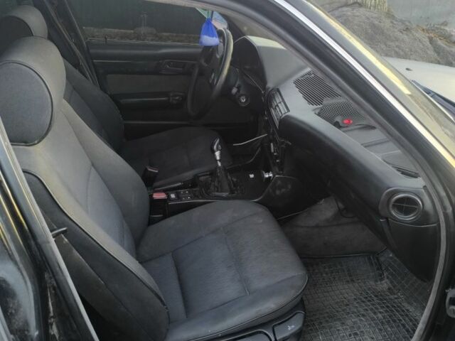 Черный БМВ 5 Серия, объемом двигателя 2.4 л и пробегом 334 тыс. км за 800 $, фото 3 на Automoto.ua