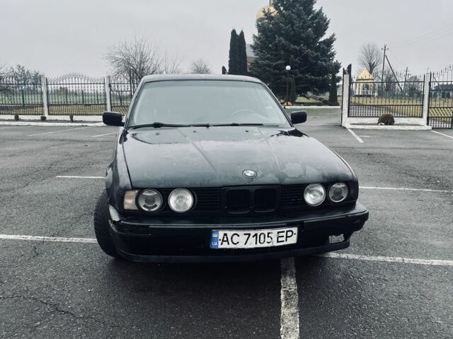 Черный БМВ 5 Серия, объемом двигателя 2 л и пробегом 450 тыс. км за 1420 $, фото 1 на Automoto.ua