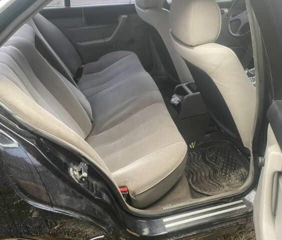 Черный БМВ 5 Серия, объемом двигателя 2.5 л и пробегом 400 тыс. км за 1900 $, фото 8 на Automoto.ua