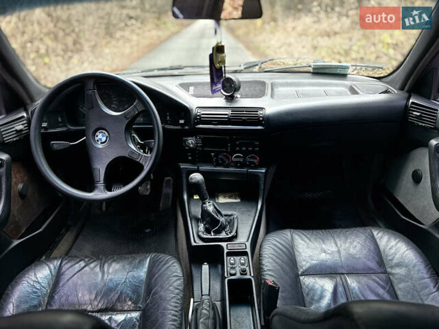 Черный БМВ 5 Серия, объемом двигателя 2 л и пробегом 335 тыс. км за 2499 $, фото 10 на Automoto.ua