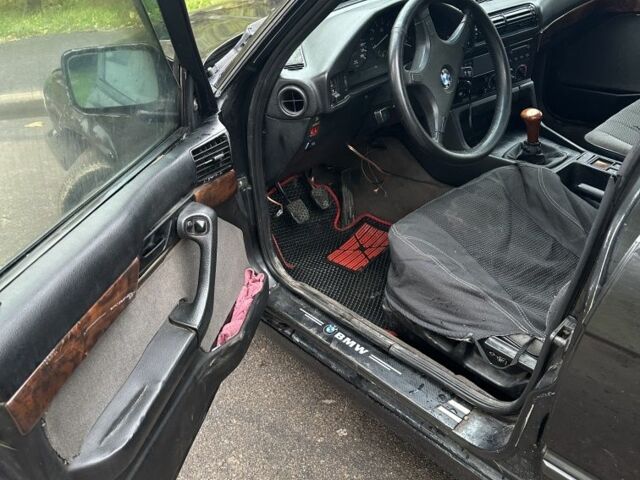 Черный БМВ 5 Серия, объемом двигателя 2 л и пробегом 400 тыс. км за 2000 $, фото 5 на Automoto.ua