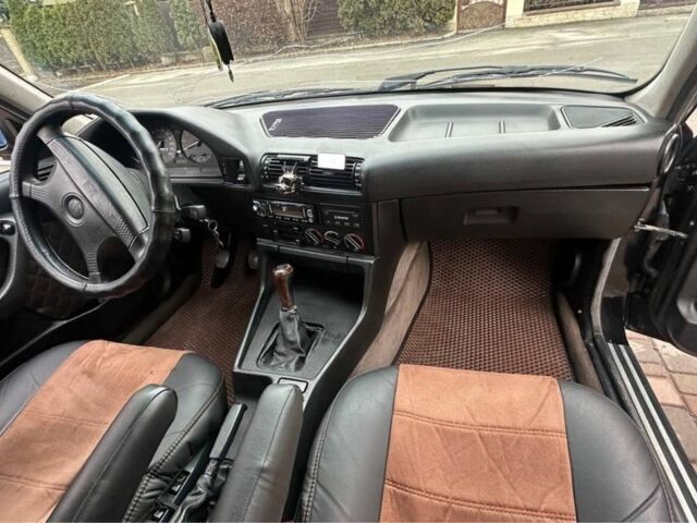 Черный БМВ 5 Серия, объемом двигателя 2 л и пробегом 350 тыс. км за 2249 $, фото 4 на Automoto.ua