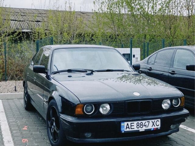 Чорний БМВ 5 Серія, об'ємом двигуна 2.5 л та пробігом 300 тис. км за 2550 $, фото 2 на Automoto.ua