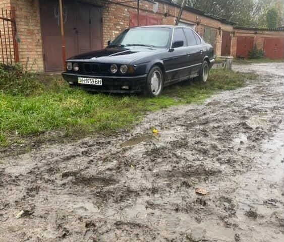 Черный БМВ 5 Серия, объемом двигателя 2.5 л и пробегом 400 тыс. км за 1900 $, фото 1 на Automoto.ua