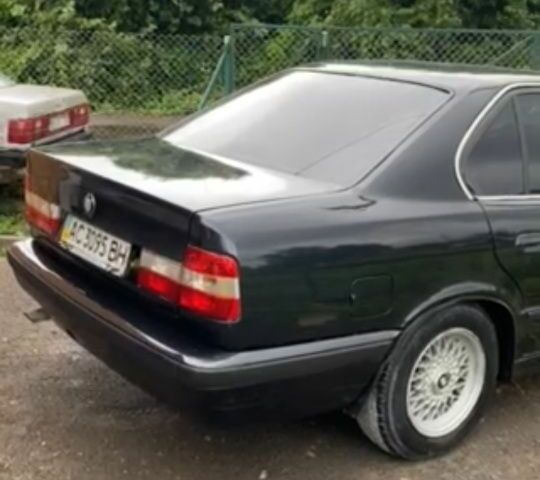 Черный БМВ 5 Серия, объемом двигателя 2 л и пробегом 111 тыс. км за 3000 $, фото 2 на Automoto.ua