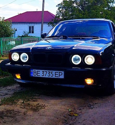 Черный БМВ 5 Серия, объемом двигателя 2 л и пробегом 0 тыс. км за 3500 $, фото 4 на Automoto.ua