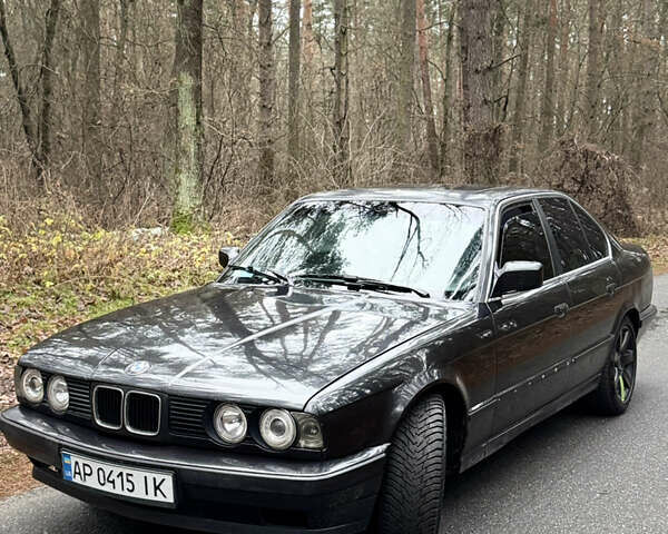 Черный БМВ 5 Серия, объемом двигателя 2 л и пробегом 335 тыс. км за 2499 $, фото 1 на Automoto.ua