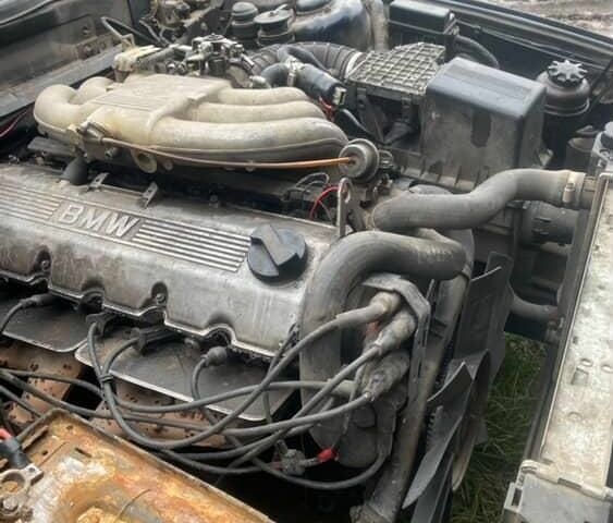 Черный БМВ 5 Серия, объемом двигателя 2.5 л и пробегом 400 тыс. км за 1900 $, фото 12 на Automoto.ua