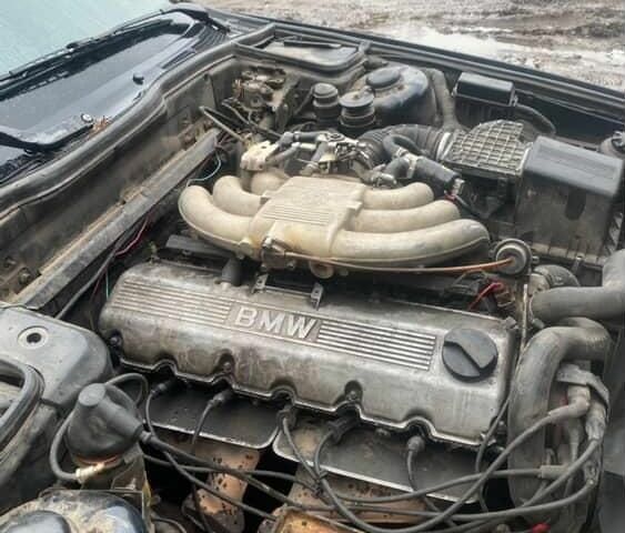 Черный БМВ 5 Серия, объемом двигателя 2.5 л и пробегом 400 тыс. км за 1900 $, фото 10 на Automoto.ua