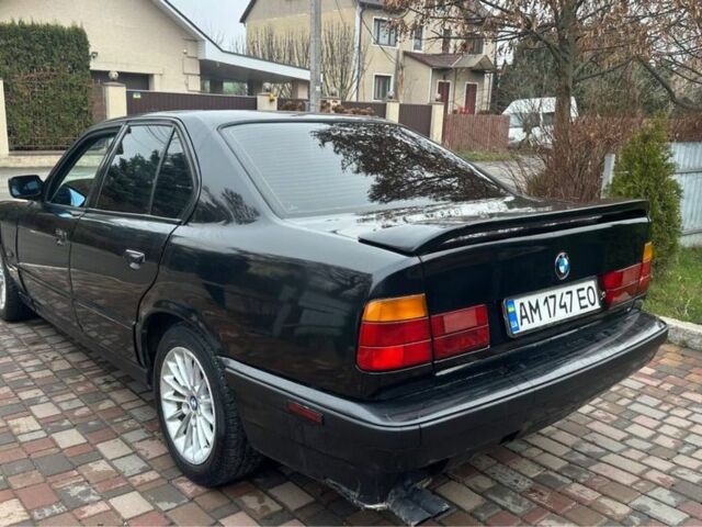 Черный БМВ 5 Серия, объемом двигателя 2 л и пробегом 350 тыс. км за 2249 $, фото 1 на Automoto.ua