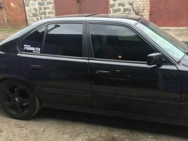 Чорний БМВ 5 Серія, об'ємом двигуна 2.5 л та пробігом 300 тис. км за 2550 $, фото 11 на Automoto.ua