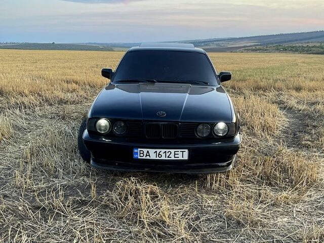 Черный БМВ 5 Серия, объемом двигателя 2.5 л и пробегом 300 тыс. км за 3200 $, фото 12 на Automoto.ua