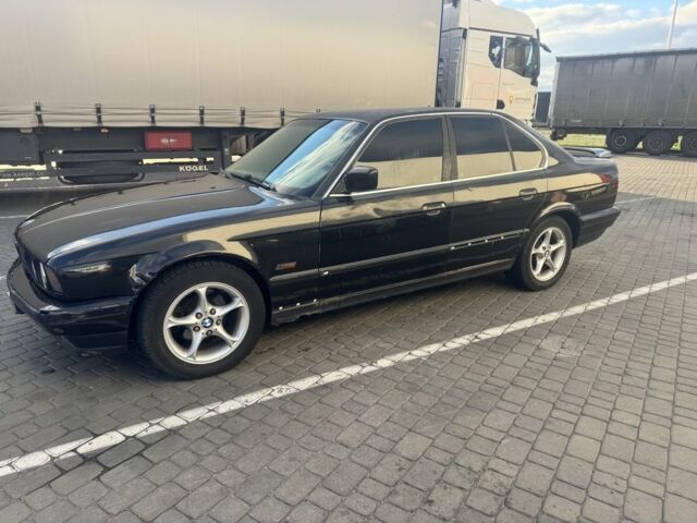 Черный БМВ 5 Серия, объемом двигателя 0 л и пробегом 230 тыс. км за 2200 $, фото 2 на Automoto.ua