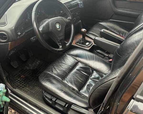 Черный БМВ 5 Серия, объемом двигателя 2.5 л и пробегом 460 тыс. км за 2360 $, фото 5 на Automoto.ua