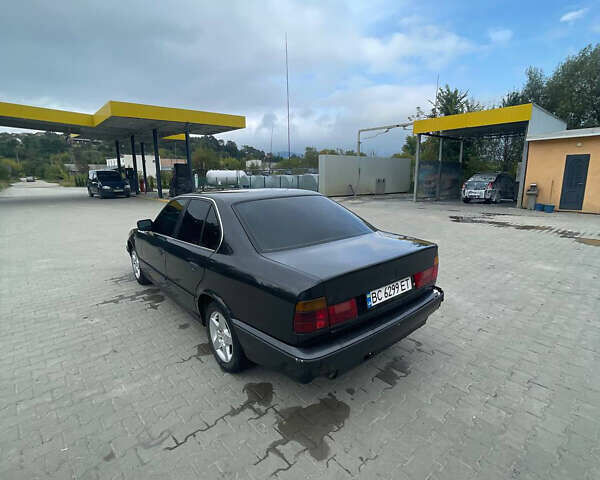 Чорний БМВ 5 Серія, об'ємом двигуна 2 л та пробігом 333 тис. км за 1500 $, фото 5 на Automoto.ua