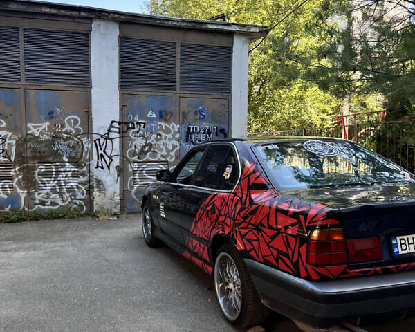 Черный БМВ 5 Серия, объемом двигателя 3.43 л и пробегом 300 тыс. км за 3000 $, фото 2 на Automoto.ua