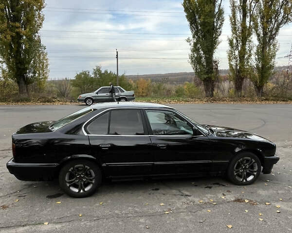 Черный БМВ 5 Серия, объемом двигателя 2.49 л и пробегом 333 тыс. км за 2700 $, фото 4 на Automoto.ua