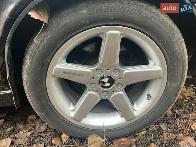 Черный БМВ 5 Серия, объемом двигателя 2.5 л и пробегом 460 тыс. км за 2360 $, фото 2 на Automoto.ua